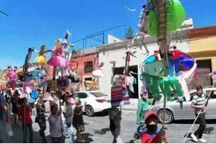 Quema de los Monos/Burning of the toy dolls