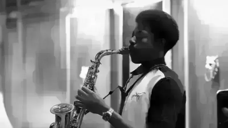 Live Music Curation: Freddy Thompson
