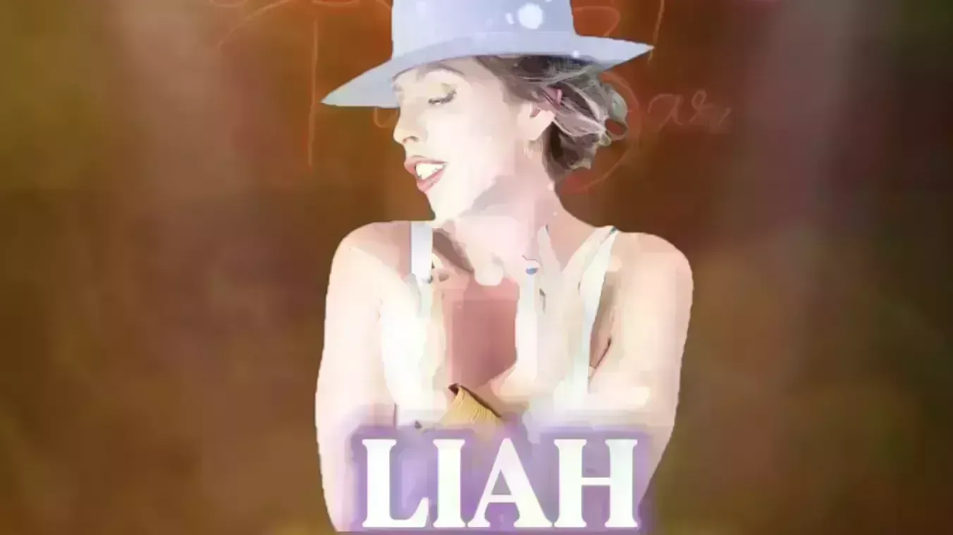 Johnny’s Piano Bar – Liah Alonso
