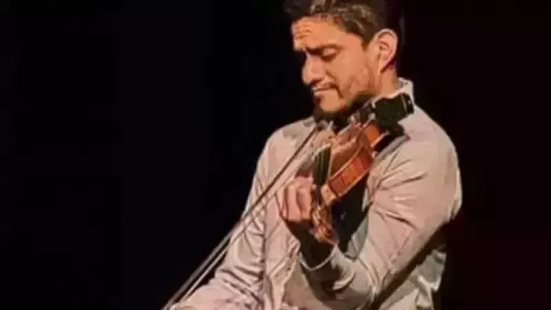 David Mendoza Solo Show Live at Café Rama