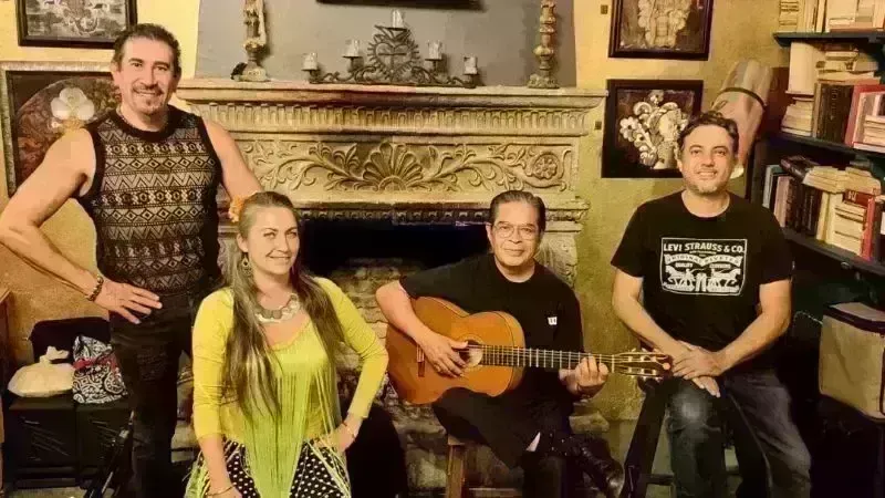 Medina Laqant at Café Rama