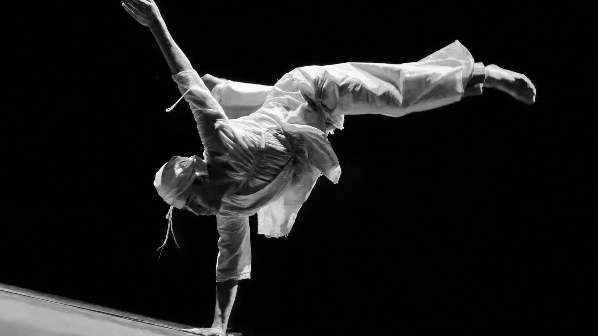DANCE MONKS